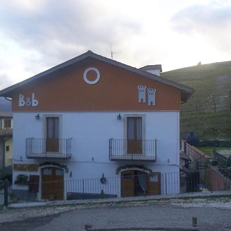 Le Antiche Torri Acomodação com café da manhã Pescasseroli Exterior foto