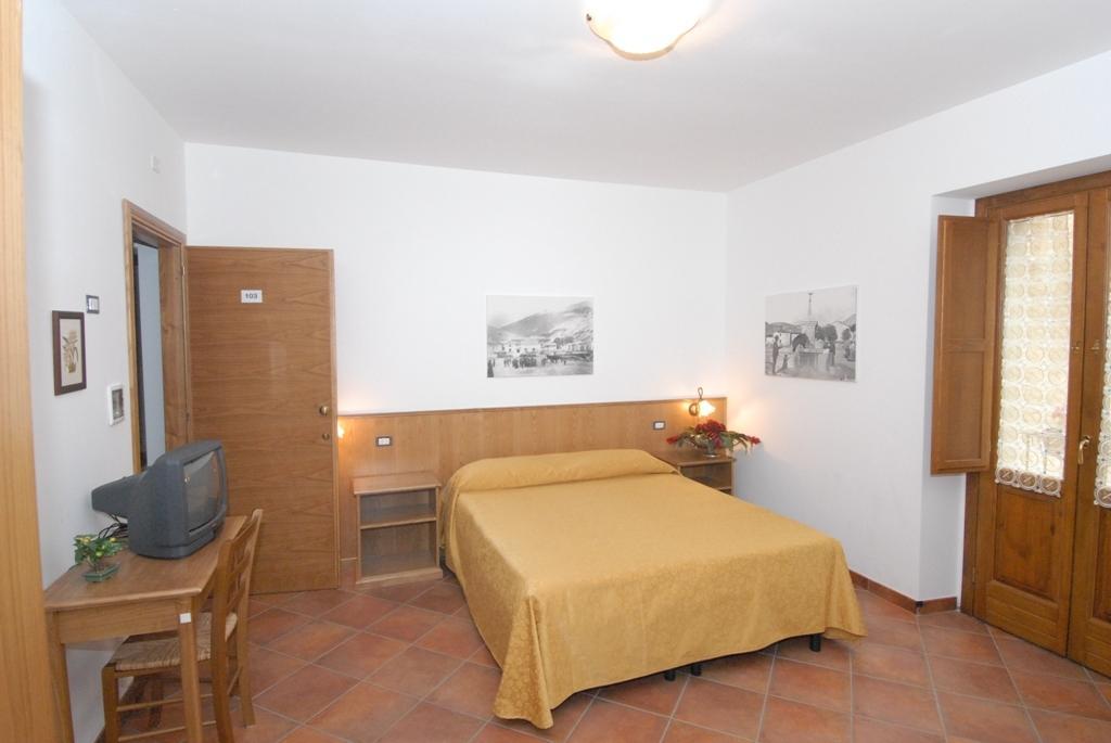 Le Antiche Torri Acomodação com café da manhã Pescasseroli Quarto foto